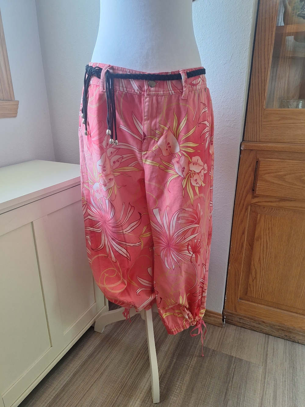 Caribbean Coral Pink Floral Capris